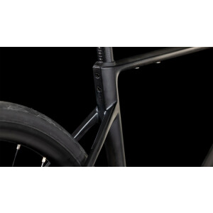 CUBE Attain C:62 Race blackline